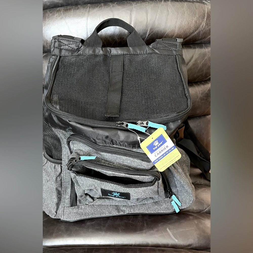 Backpack - Carry pets wherever you go with the Deluxe Backpack Dog & Cat Carrier